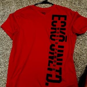 t-shirt red